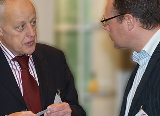 Der Austausch von Wissen und Beratung hochwertige technische Kunststoffteile und Baugruppen